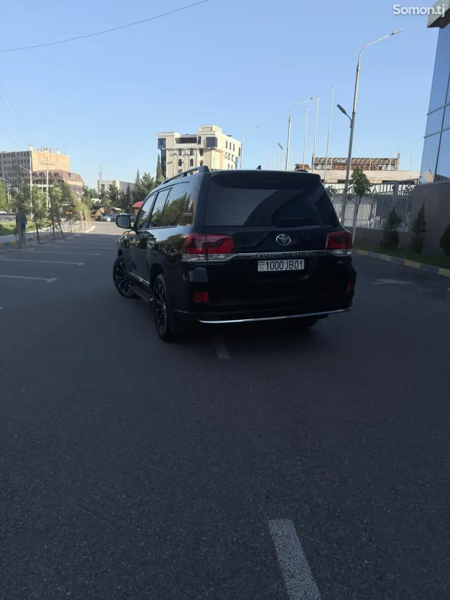 Toyota Land Cruiser 2016 · 4.7 AT