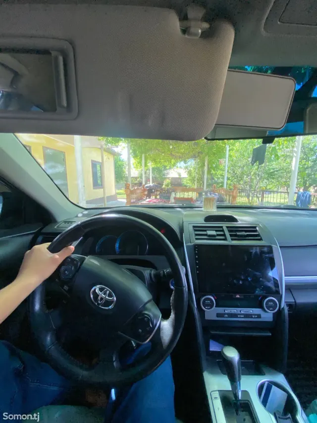 Toyota Camry 2014 · 2.5 AT