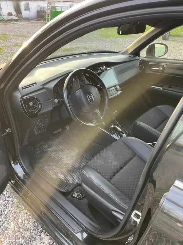 Toyota Fielder 2017 · 1.8 AT