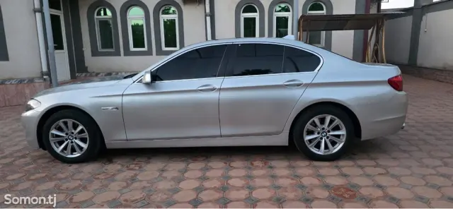 BMW M5 2012 · 2.2 AT