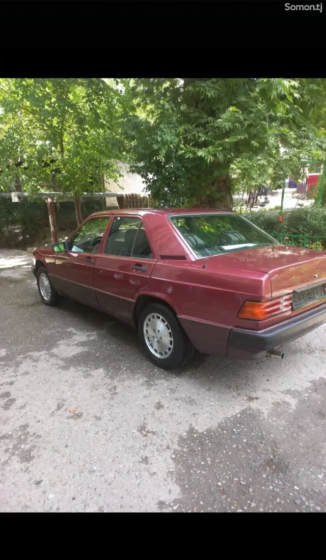 Mercedes-Benz W201 1998 · 1.8 MT