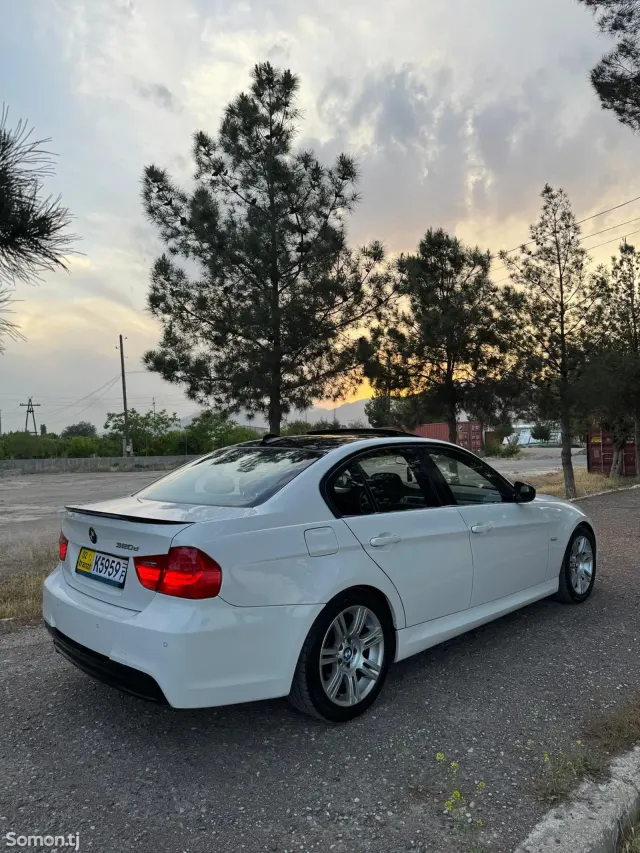 BMW 3 series 2010 · 2.0 AT