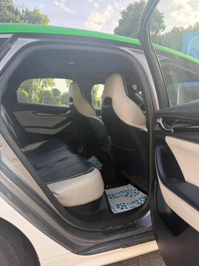 BYD Qin Plus 2022 · AT