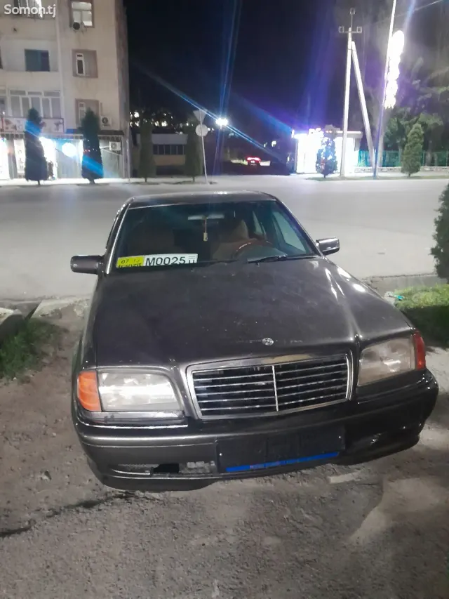 Mercedes-Benz C class 1995 · 2.0 MT