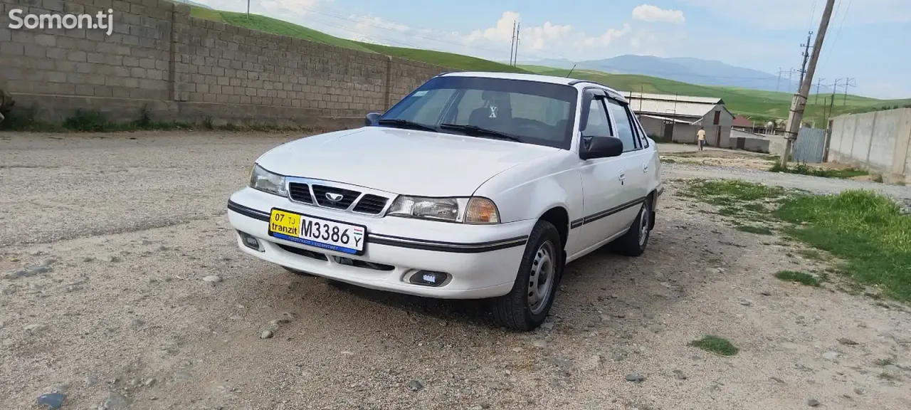 Daewoo Nexia 1995 · 1.6 MT