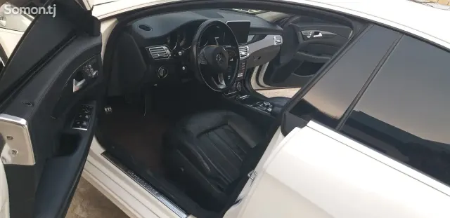 Mercedes-Benz CLS class 2015 · 2.5 AT