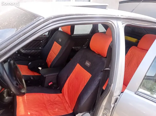 Opel Vectra A 1995 · 1.6 MT