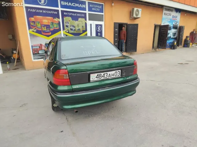 Opel Astra F 1997 · 1.6 MT
