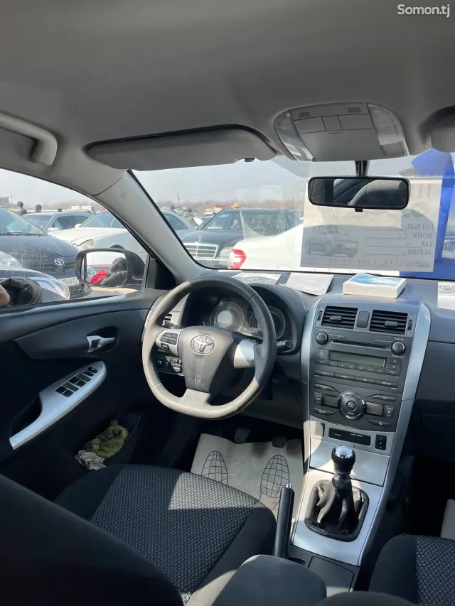Toyota Corolla 2011 · 1.6 MT