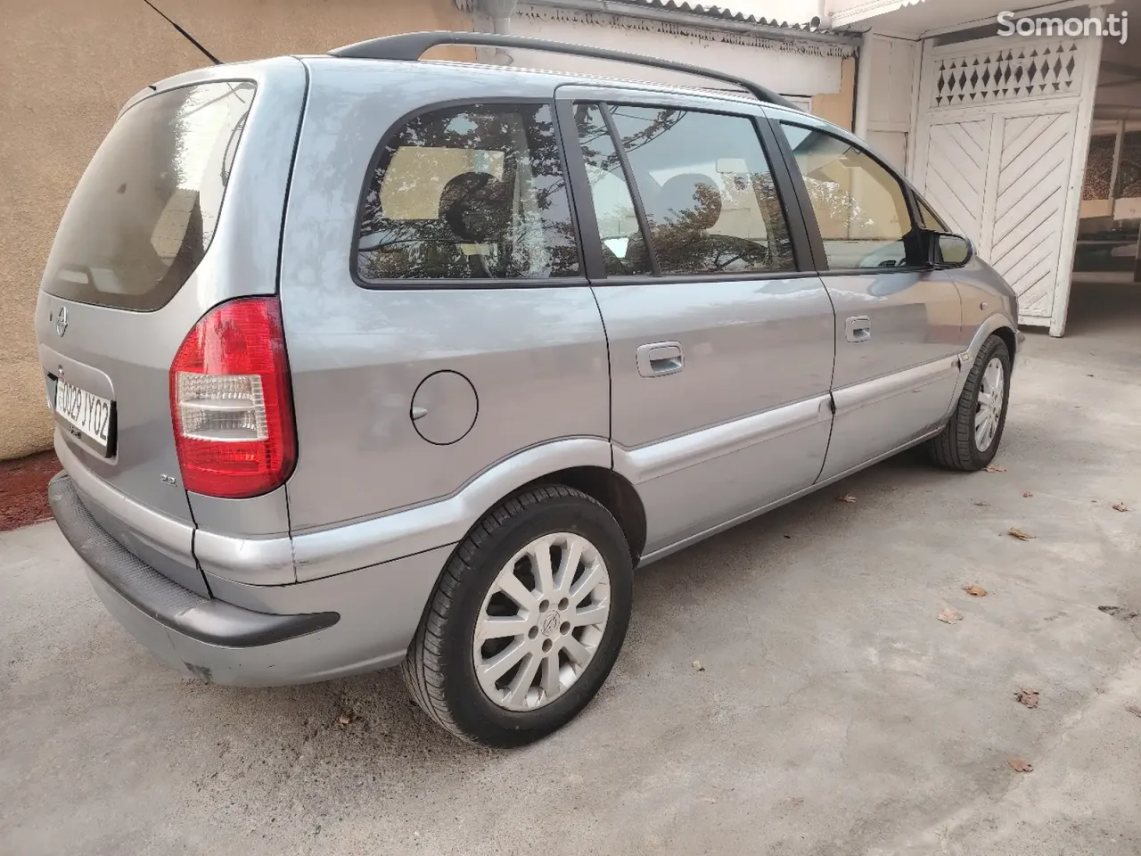 Opel Zafira 2006 · 2.2 AT