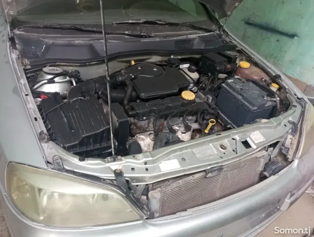 Opel Astra G 1998 · 1.6 MT