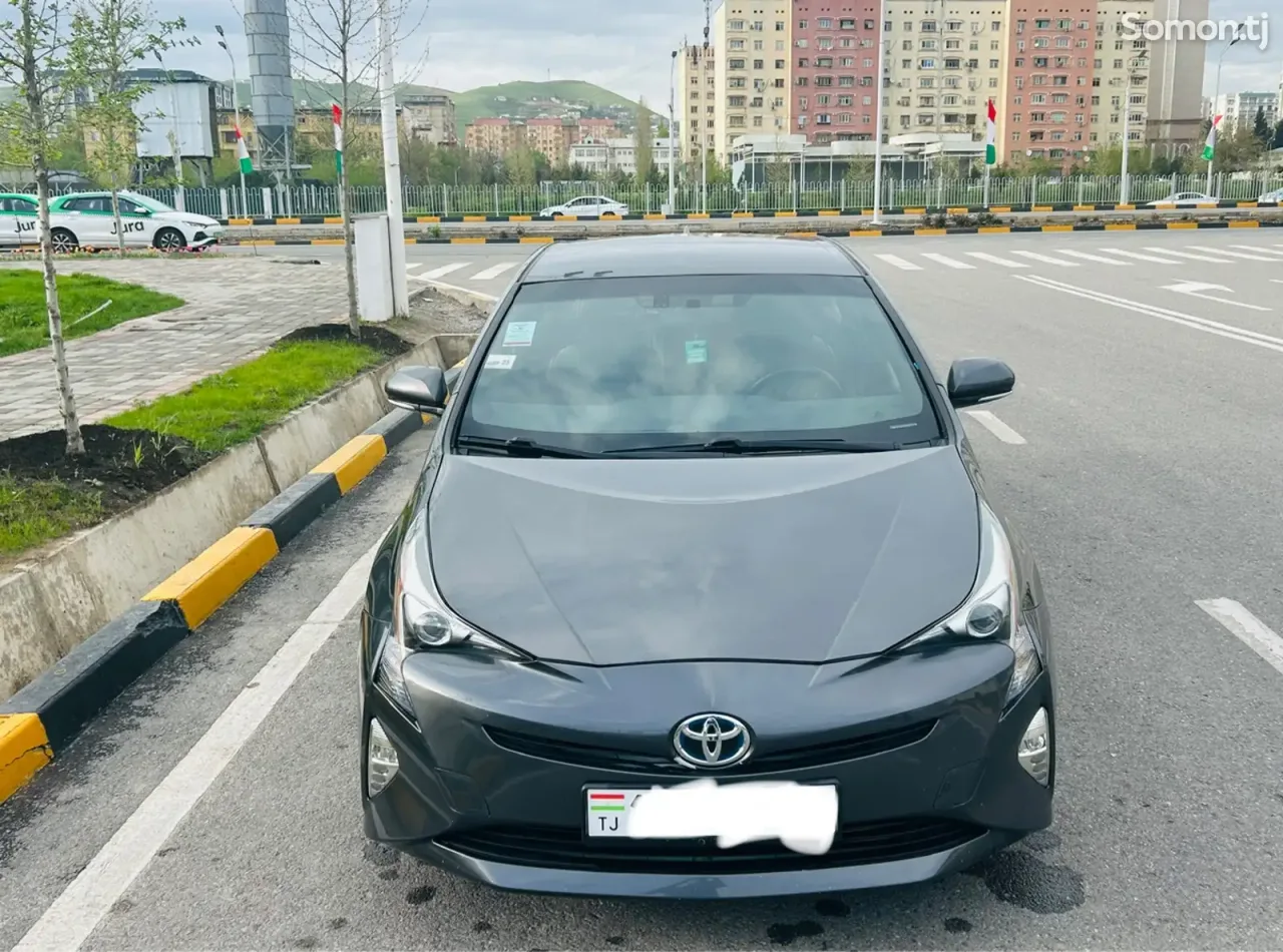 Toyota Prius 2016 · 1.8 AT