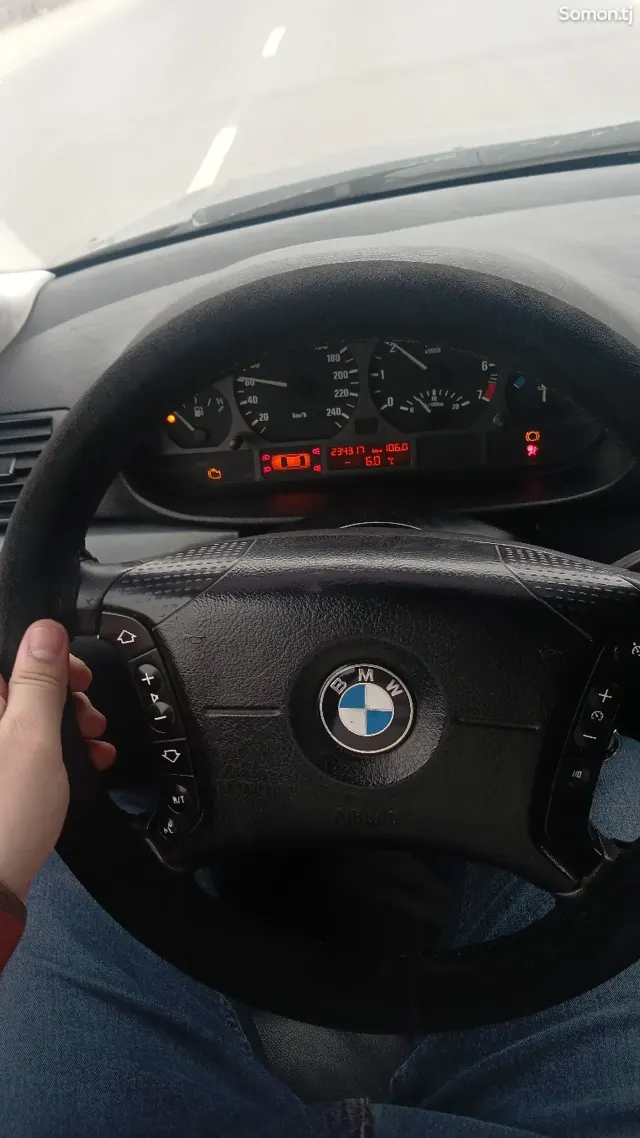 BMW 3 series 2003 · 2.0 MT
