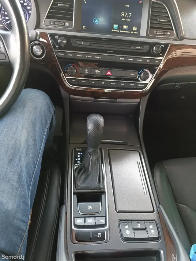 Hyundai Aslan 2014 · 3.0 AT