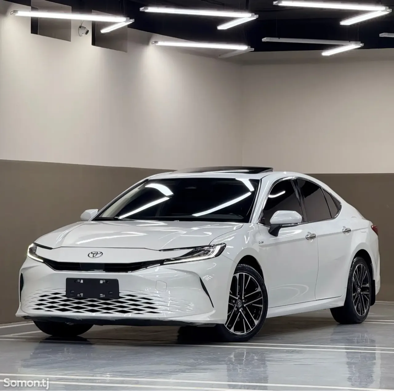 Toyota Camry 2024 · 2.0 AT