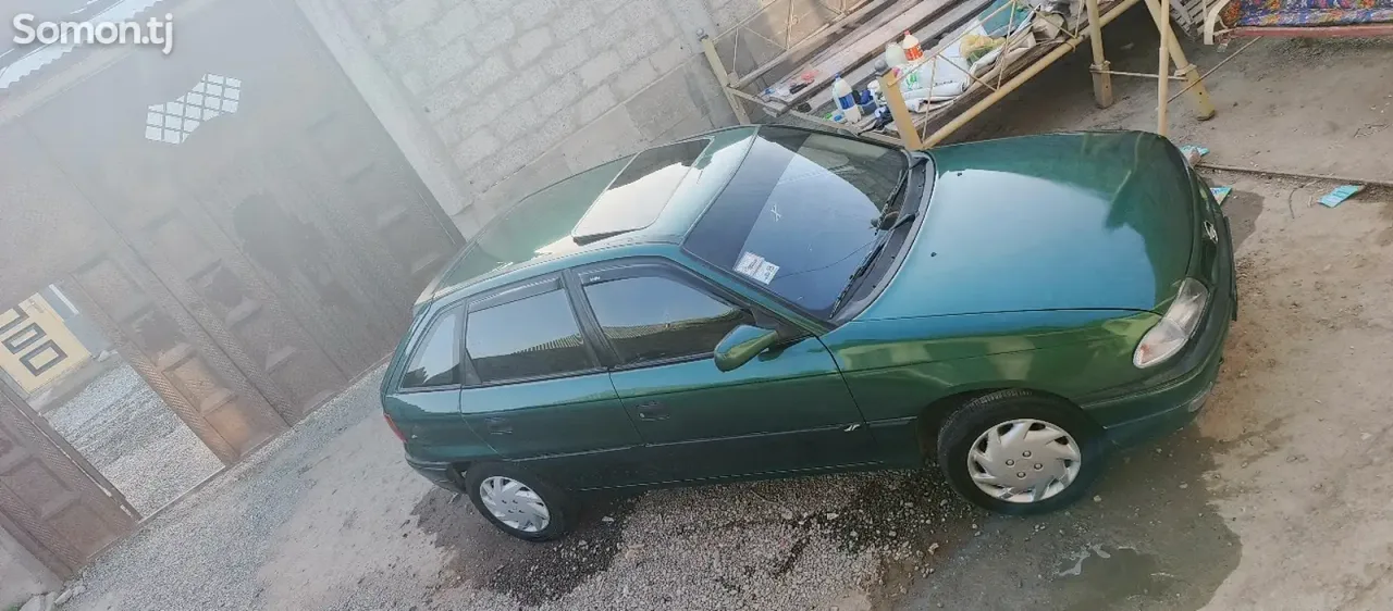 Opel Astra F 1996 · 1.6 MT