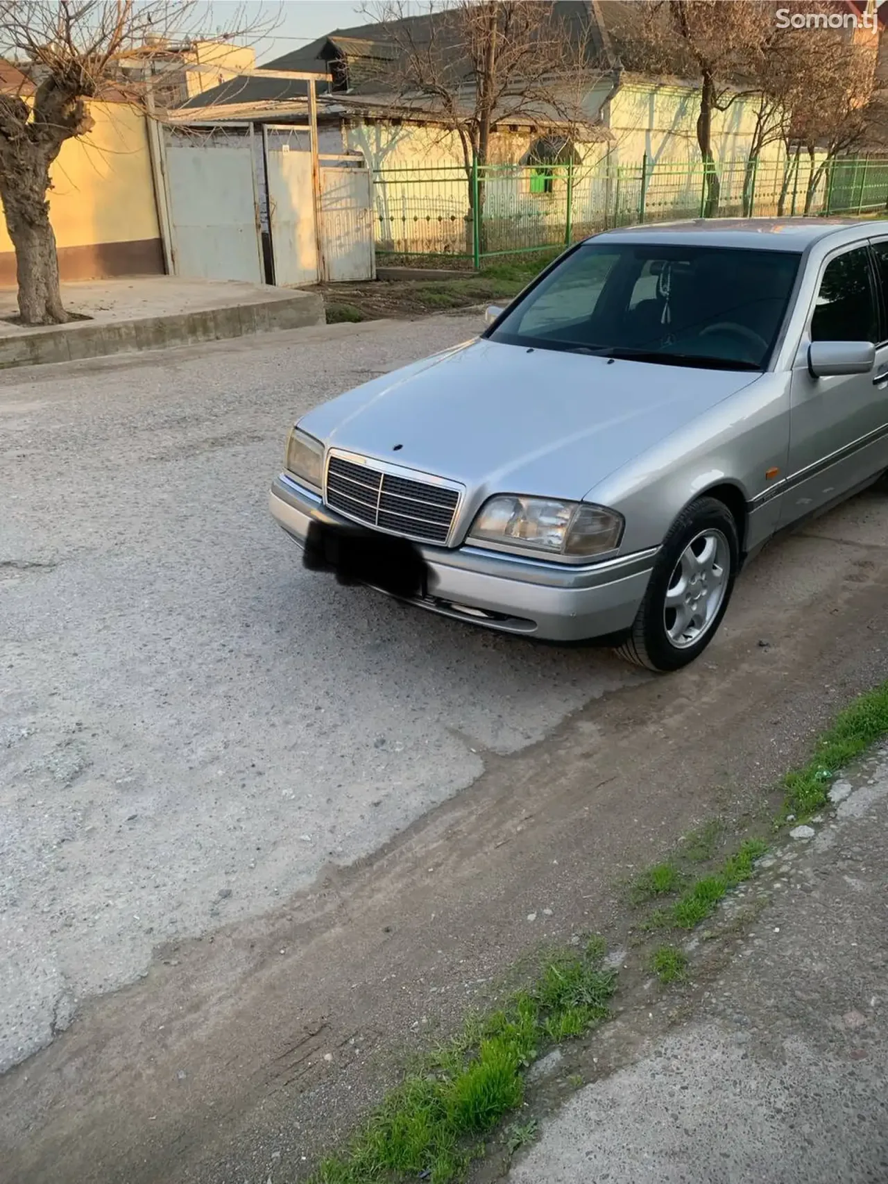 Mercedes-Benz C class 1995 · 2.2 MT
