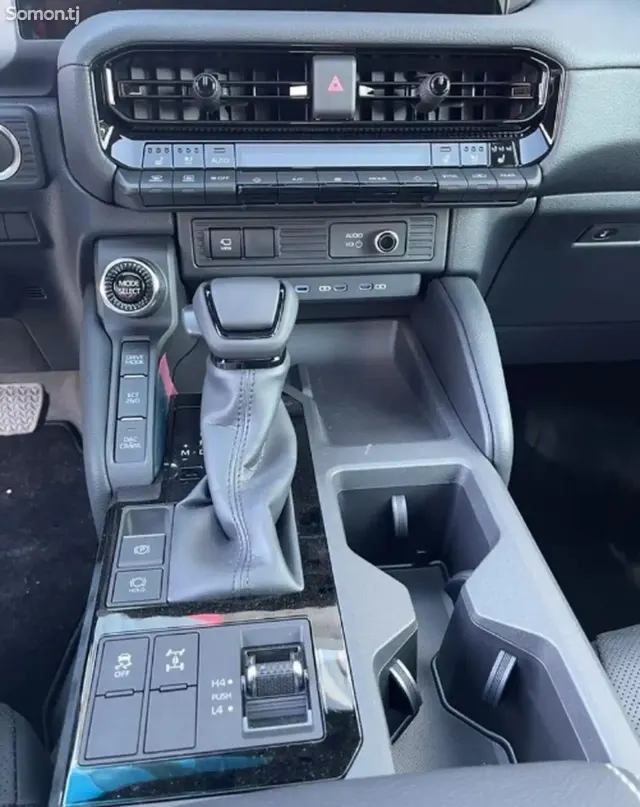 Toyota Land Cruiser Prado 2025 · 2.4 AT