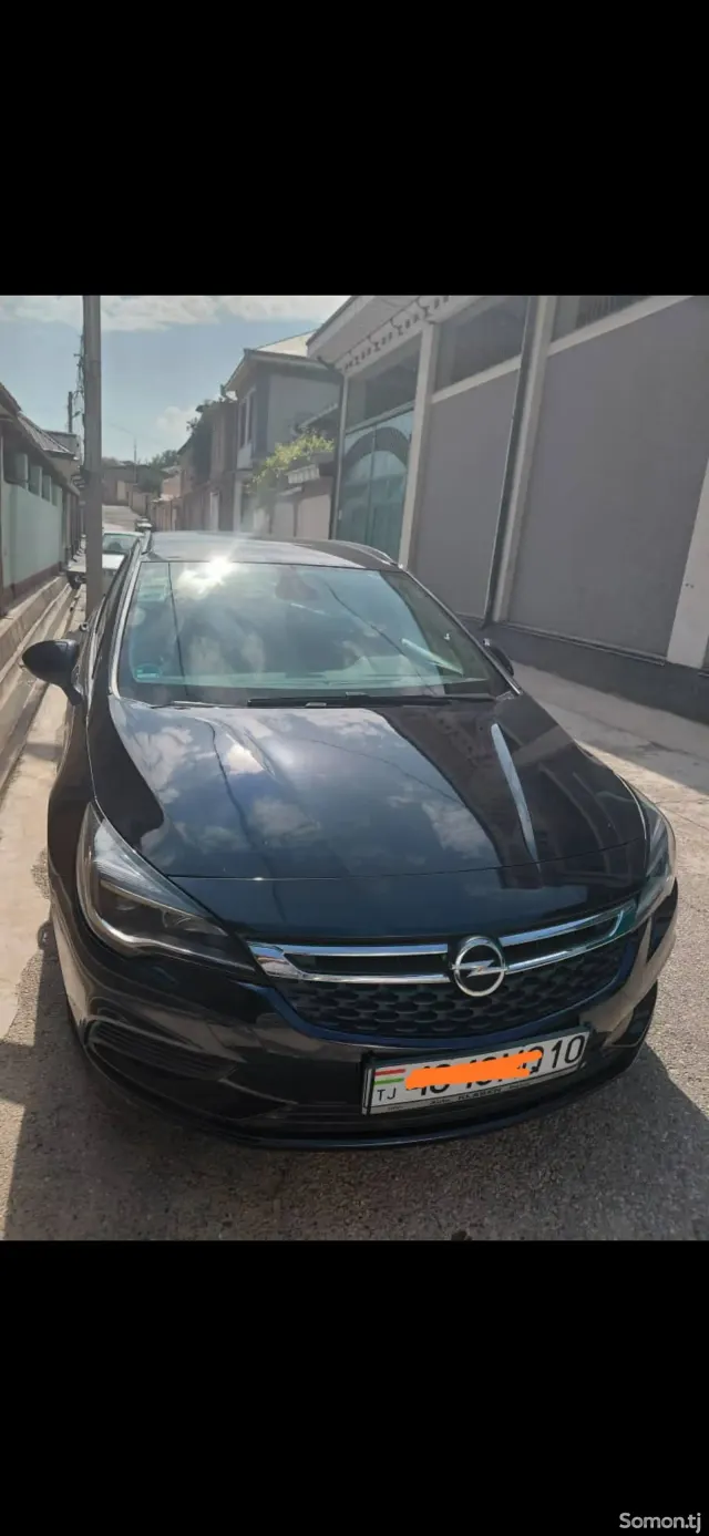 Opel Astra K 2018 · 1.0 MT