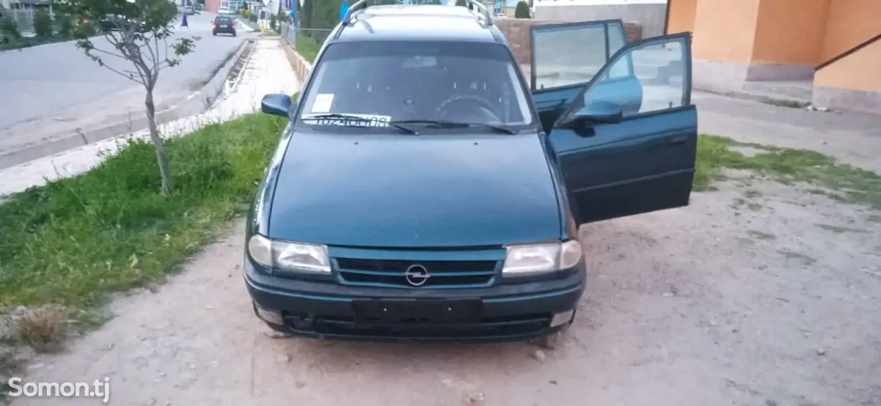 Opel Astra F 1997 · 1.6 MT