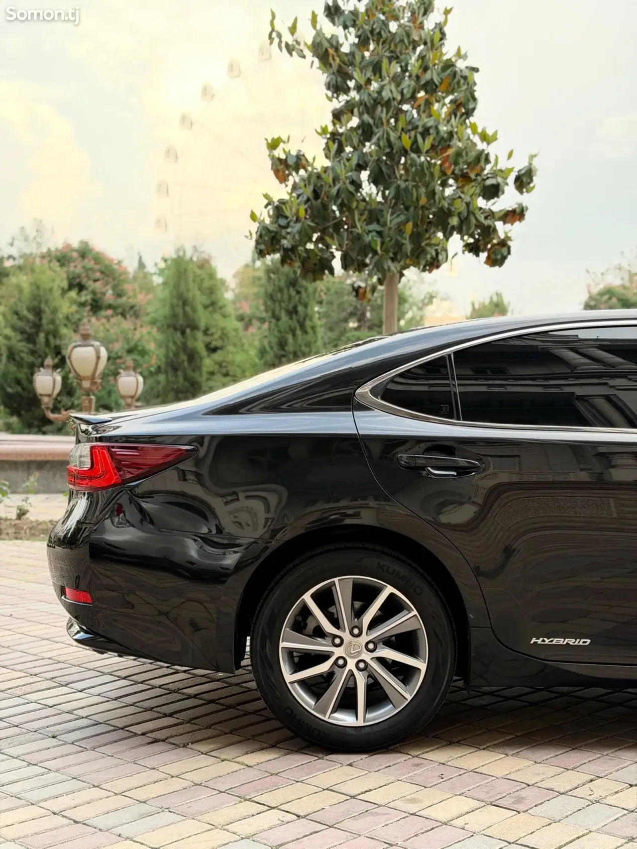 Lexus ES series 2016 · 3.0 AT