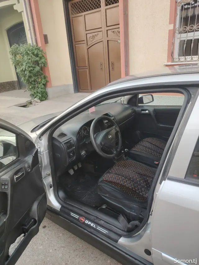 Opel Astra G 2000 · 1.6 MT