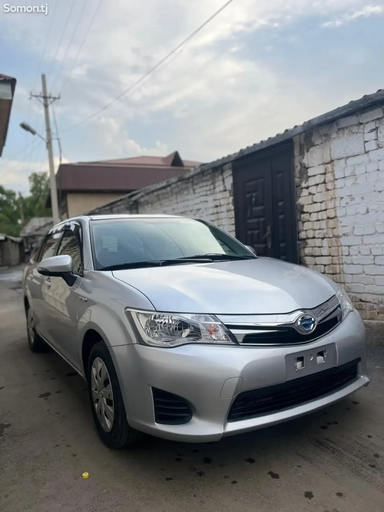 Toyota Fielder 2015 · 1.5 AT