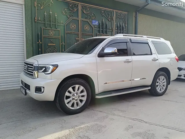 Toyota Sequoia 2014 · 5.7 AT