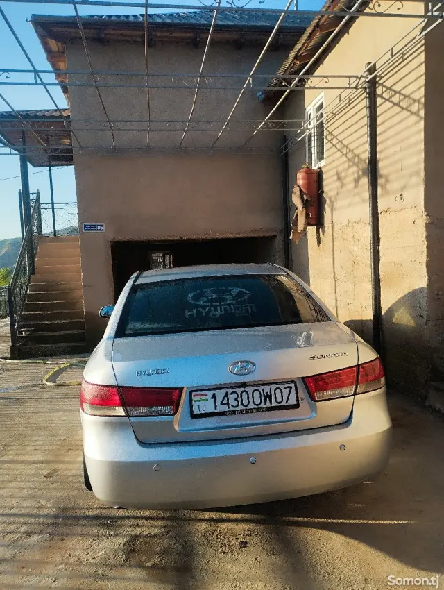 Hyundai Sonata 2008 · 2.0 AT
