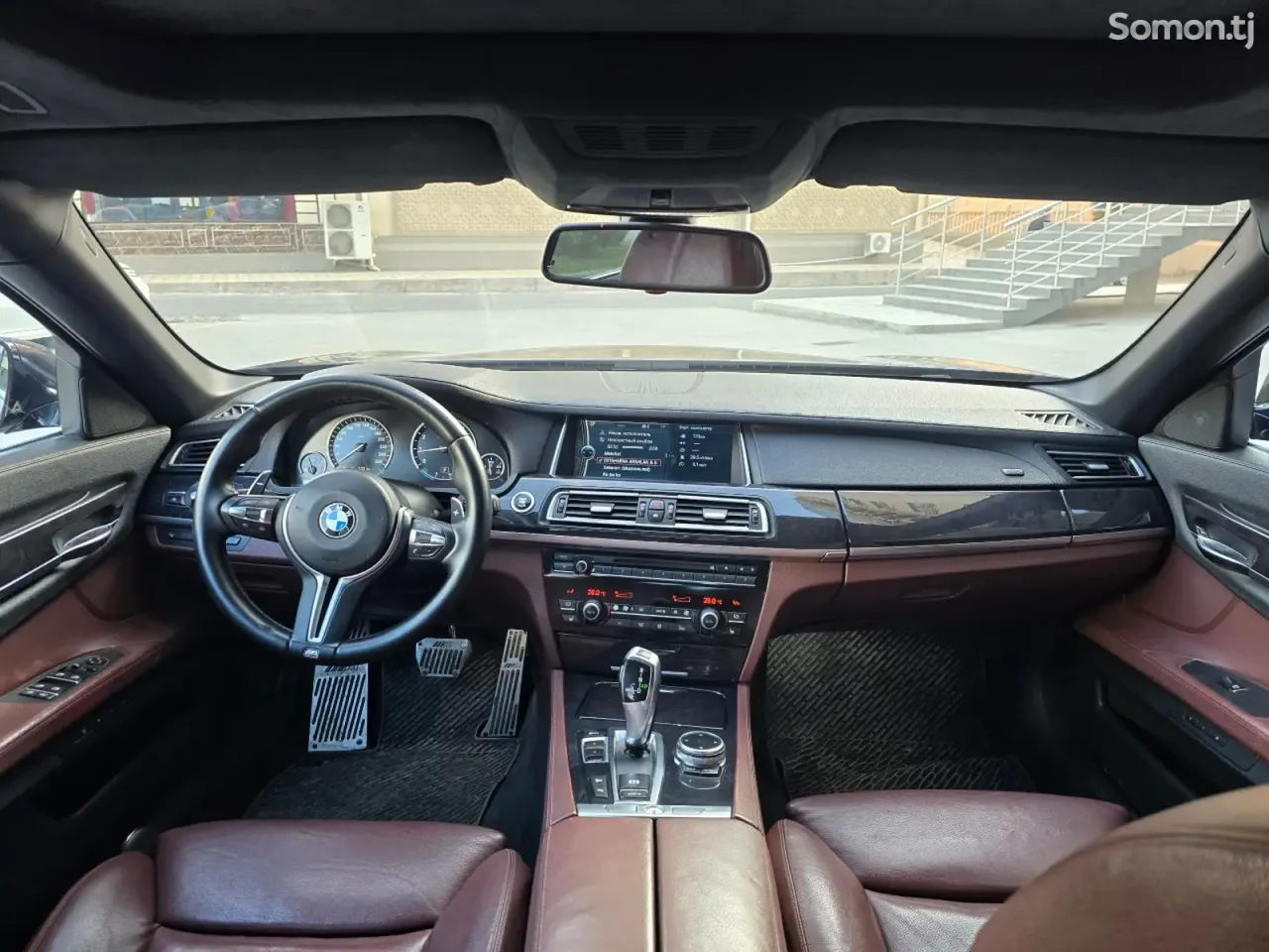 BMW 7 series 2012 · 4.4 AT
