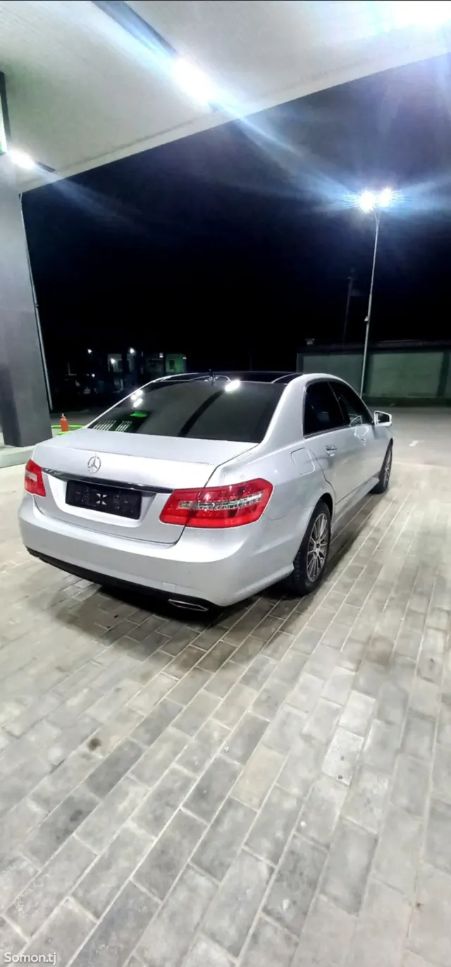 Mercedes-Benz E class 2010 · 3.5 AT