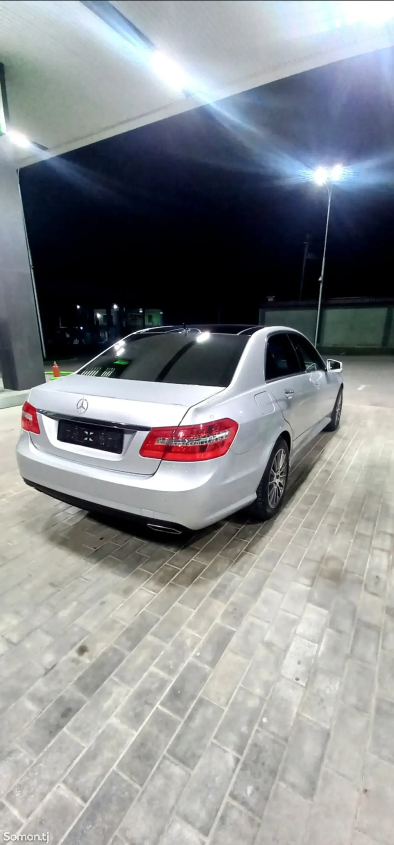 Mercedes-Benz E class 2010 · 3.5 AT