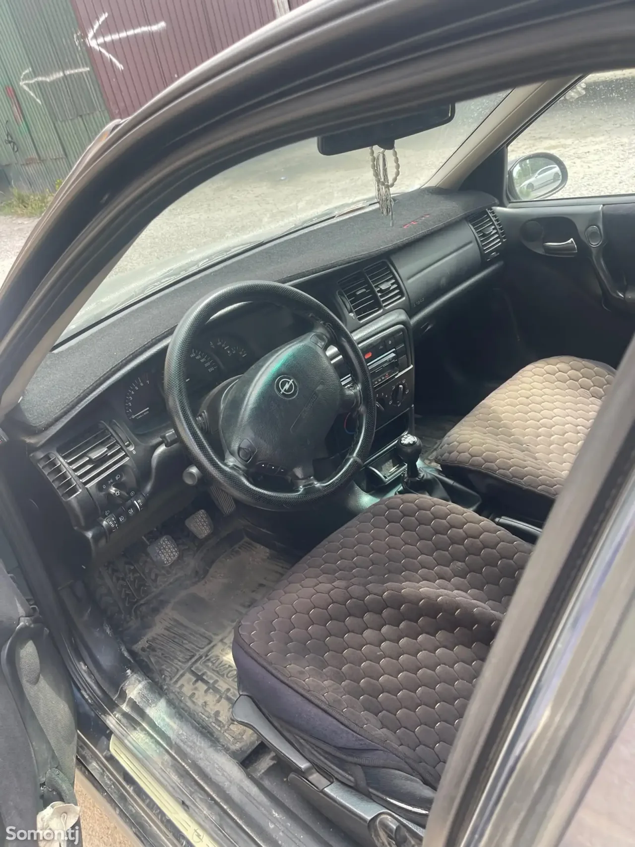 Opel Astra J 2000 · 1.8 MT