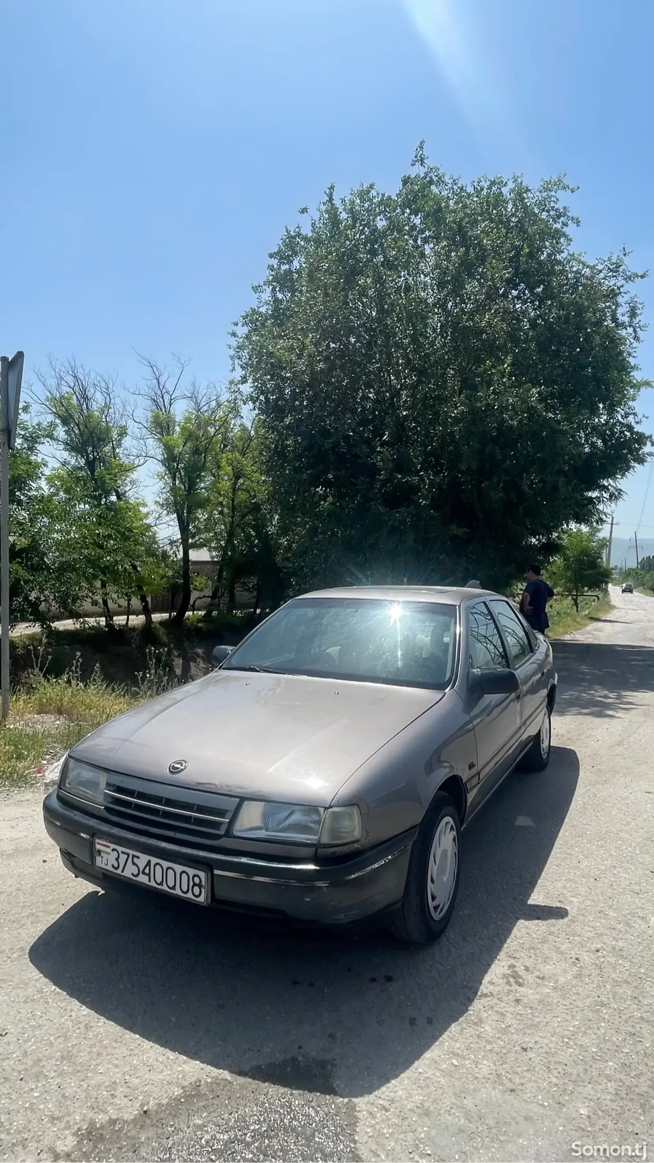 Opel Vectra A 1991 · 1.6 MT