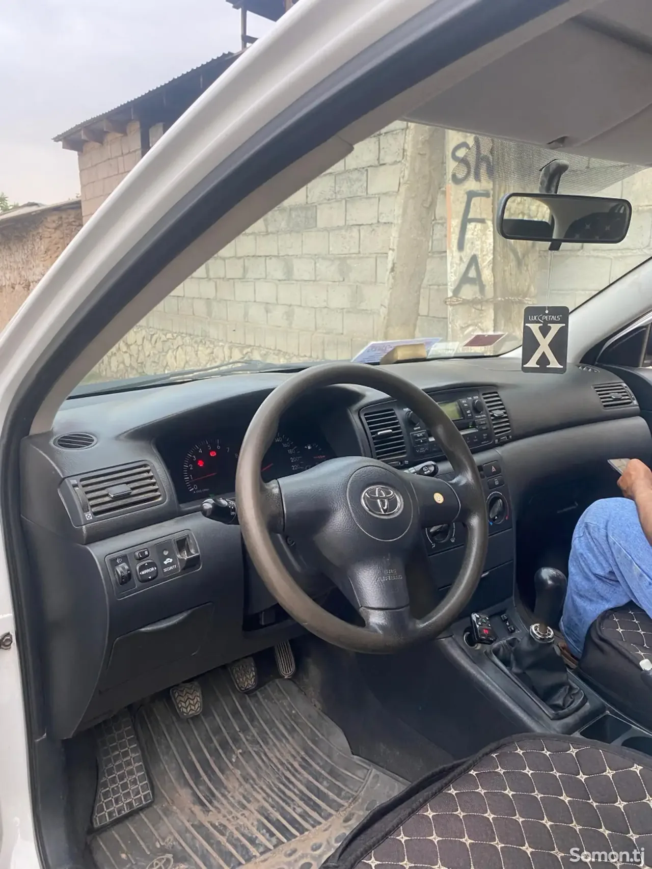 Toyota Corolla 2007 · 1.6 MT