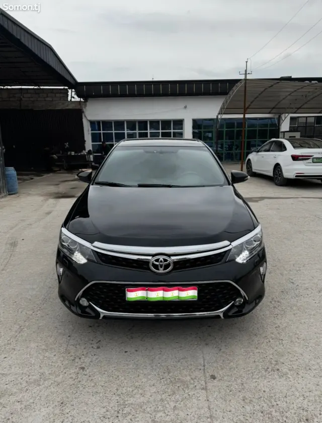 Toyota Camry 2017 · 2.5 AT