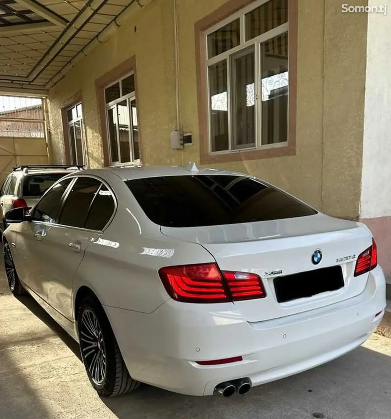 BMW 5 series 2015 · 2.0 AT