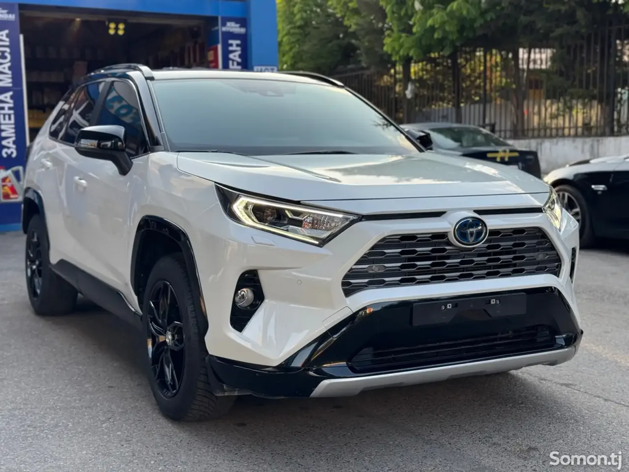 Toyota RAV 4 2021 · 2.5 AT