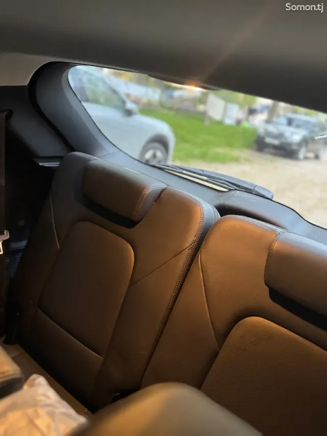 Hyundai Santa Fe 2016 · 2.4 AT