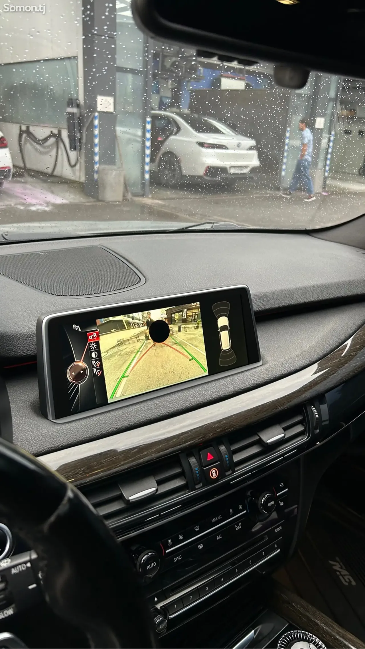 BMW X5 M 2017 · 4.4 AT