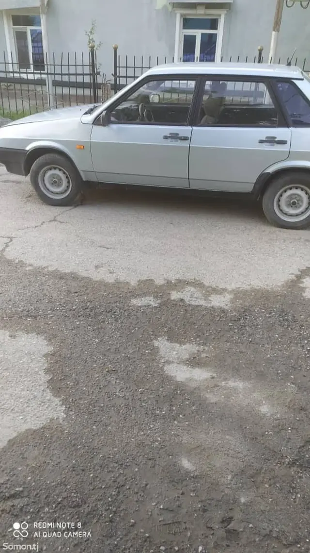 Lada (ВАЗ) Granta 2002 · 0.9 MT