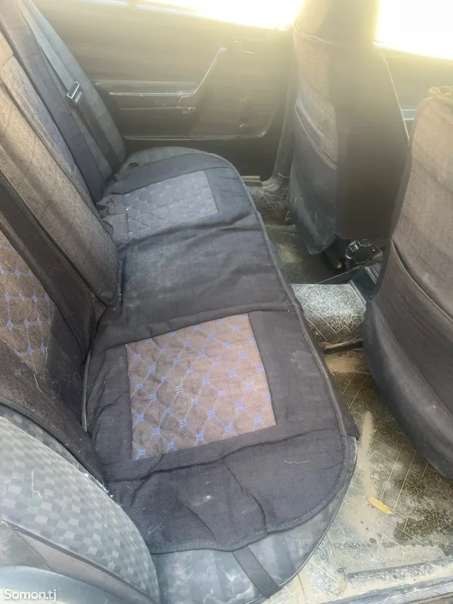 Mercedes-Benz W201 1991 · 1.6 MT