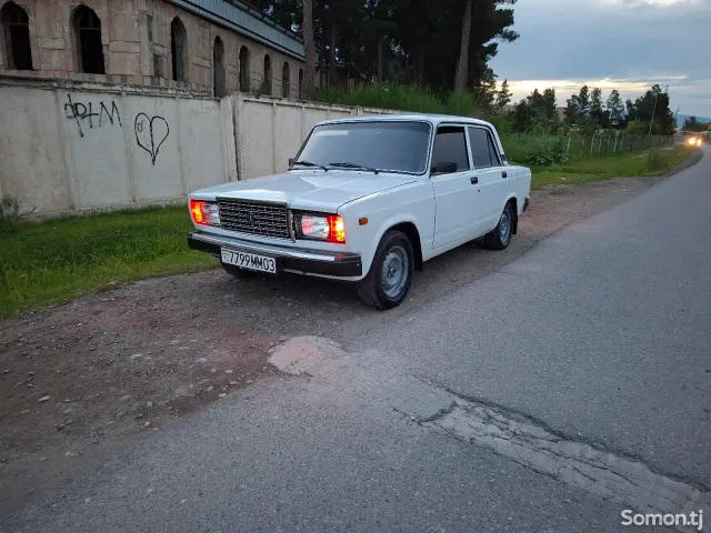Lada (ВАЗ) 2107 2008 · 1.7 MT