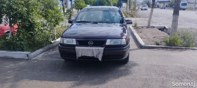 Opel Vectra A 1995 · 1.6 MT