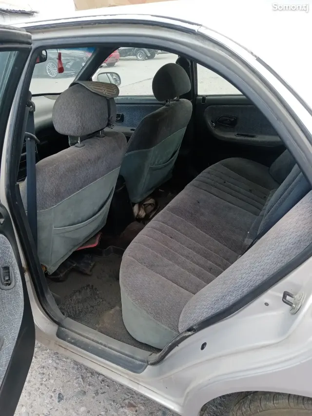 Hyundai Sonata 1996 · 1.8 AT