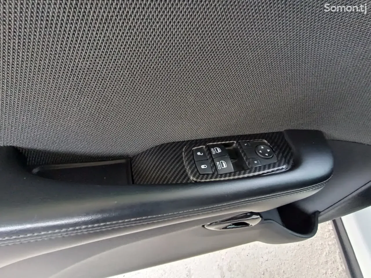 Dodge Challenger 2015 · 3.6 AT