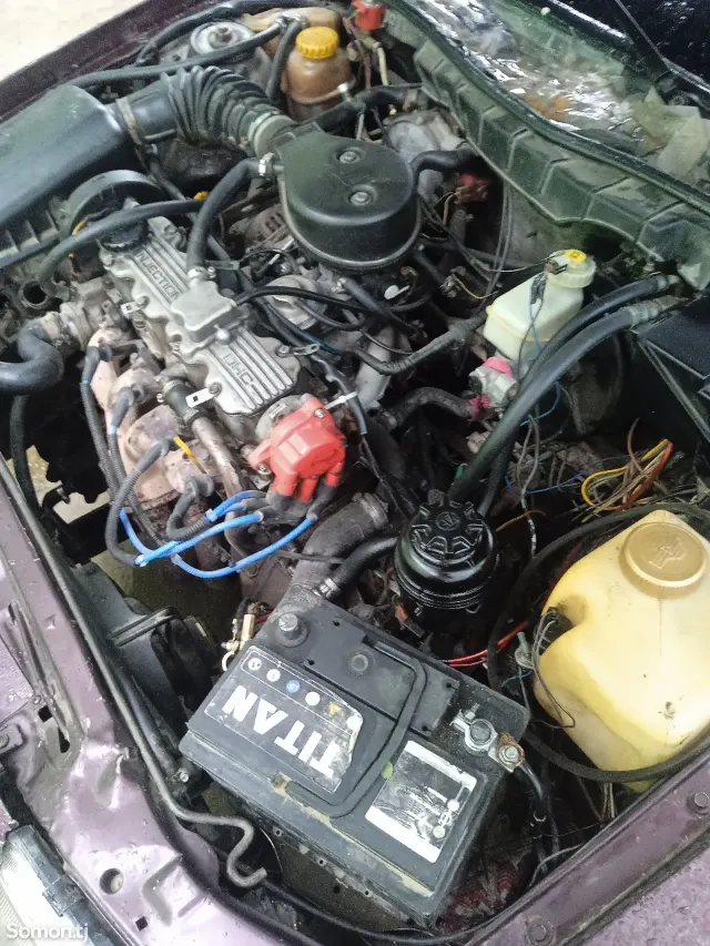 Opel Vectra A 1990 · 1.8 MT