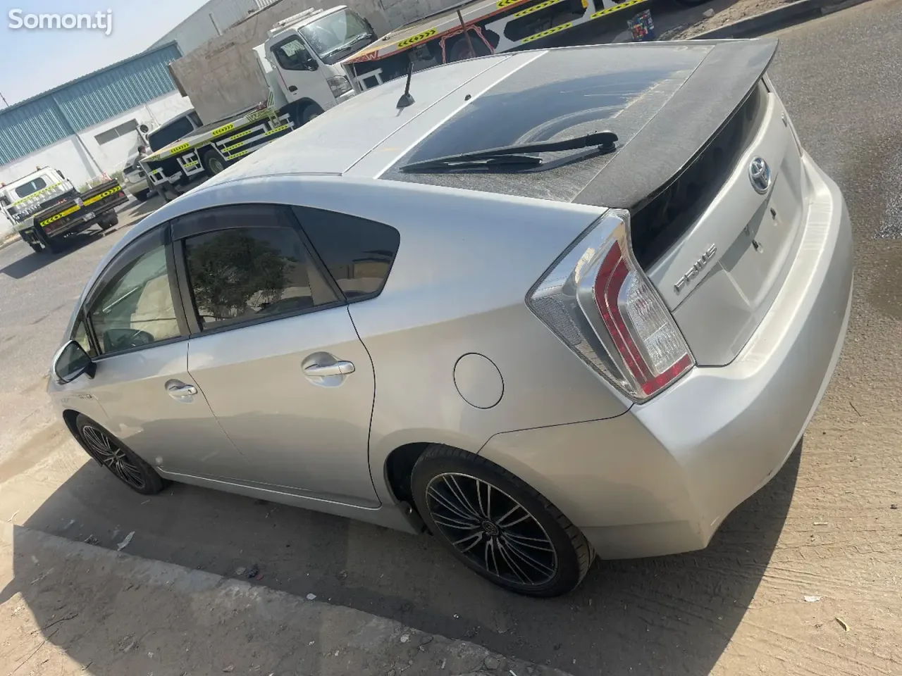 Toyota Prius 2014 · 1.8 AT