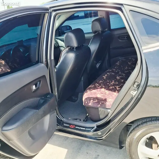 Hyundai Avante 2008 · 1.6 AT