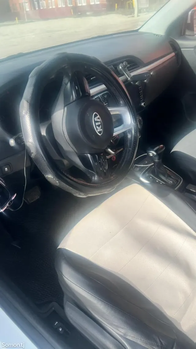 Kia Rio 2018 · 1.4 AT
